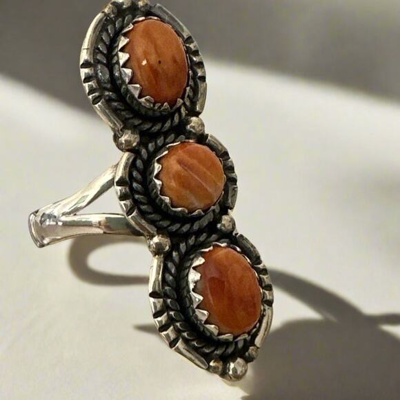 Spiny Oyster Three Stone .925 Sterling Silver Southwestern Ring Size 8.5 - Picture 2 of 5